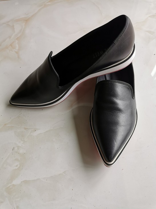 NlNE WEST女士39码真皮单鞋。全场...