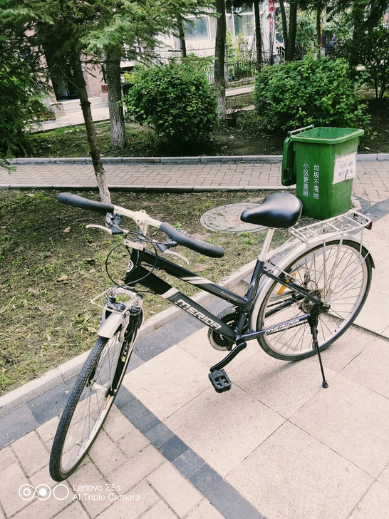 美利达旅行自行车。前三个牙盘后6个飞轮，1...