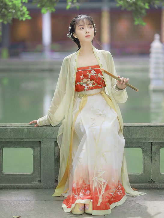十三余小豆蔻儿金竹错绣花宋褙子吊带百迭裙宋...