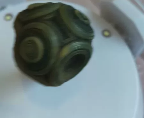 眼石外蒙天然浮雕眼石，三只眼一张嘴巴，生动...