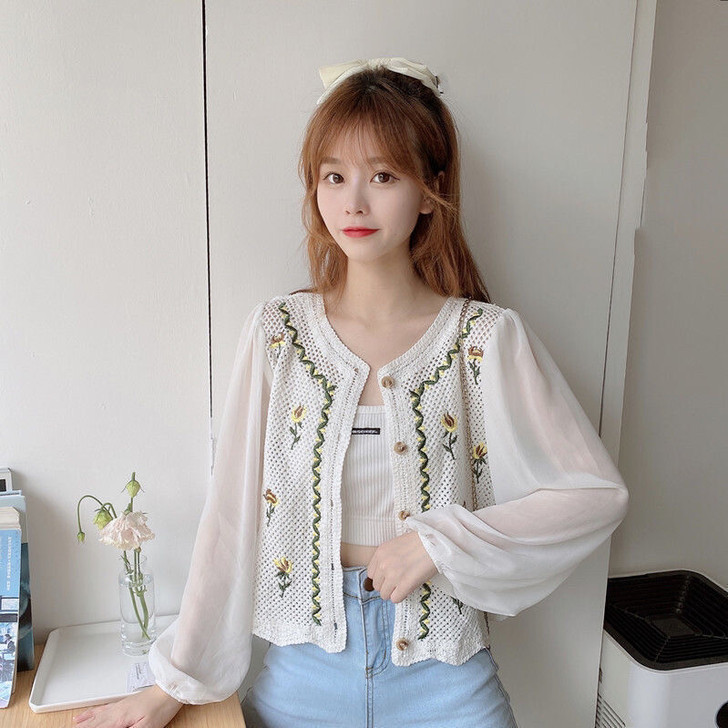 春季韩版2021新款宽松百搭短款减龄刺绣拼...
