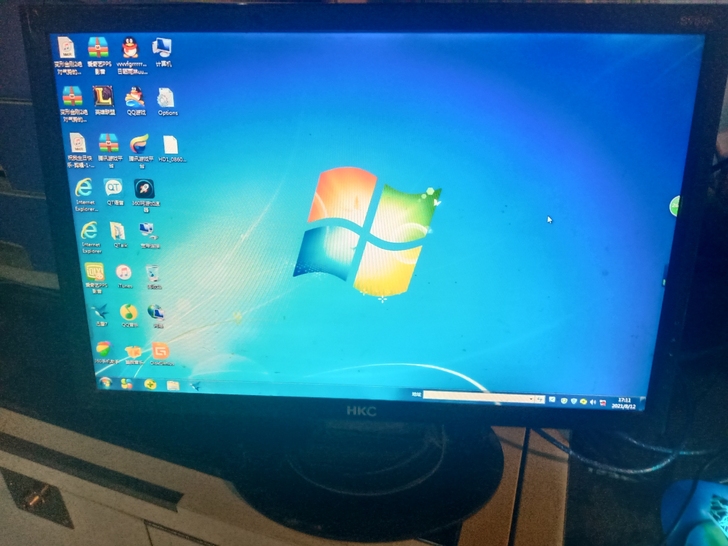 电脑一套，19显示器加AMD主机一套，办公...