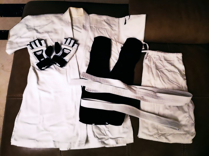 空手道服（上衣和裤子，全棉面料）+护具（手...