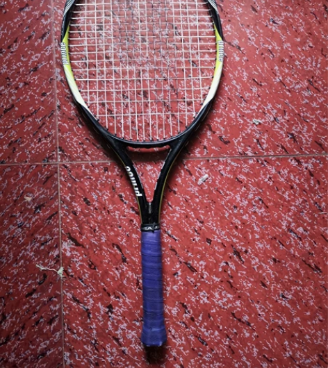 王子prince网球拍，，只打了N次，整体...
