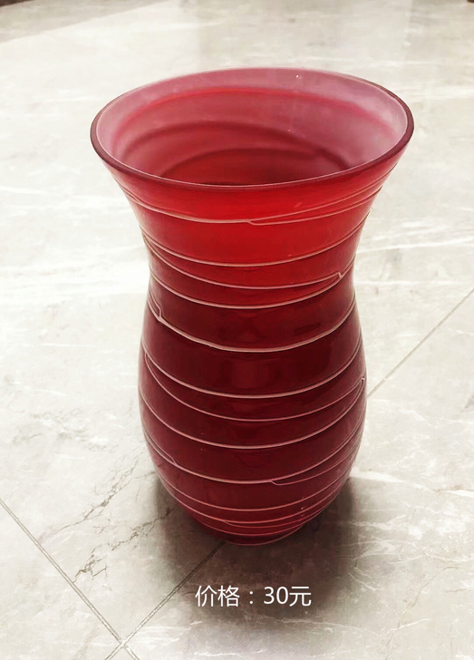 花瓶：水培插花一对60元。不仪价。