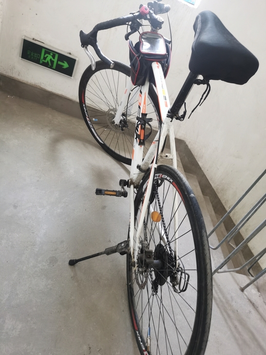 品牌型号 ，凤凰，28车。因新买了一个车，...