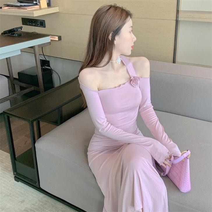 2021秋装新款气质性感一字肩不规则收腰紧...