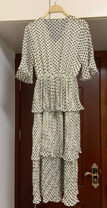 蛋糕裙 适合100斤以下穿 腰部有松紧 不...