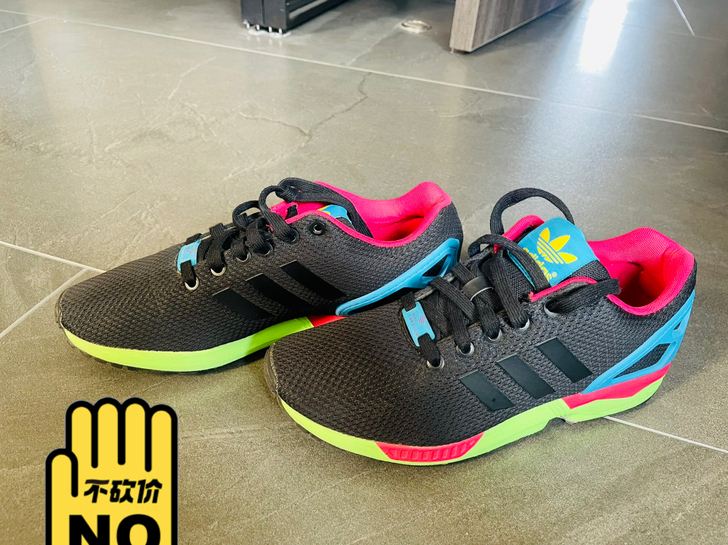 阿迪达斯三叶草运动鞋板鞋