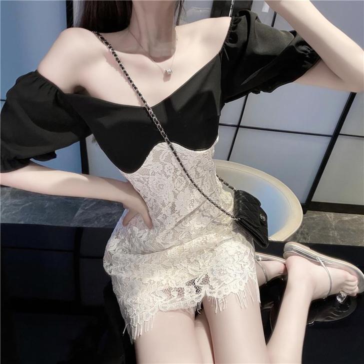 【特卖节价】2021夏季新款性感露肩泡泡袖...