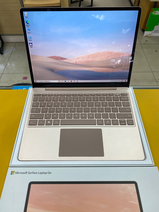 微软Surface Laptop Go岩砂...