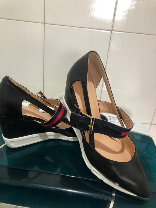 坡跟防水台甜美松糕鞋39码,穿过一次很新,...