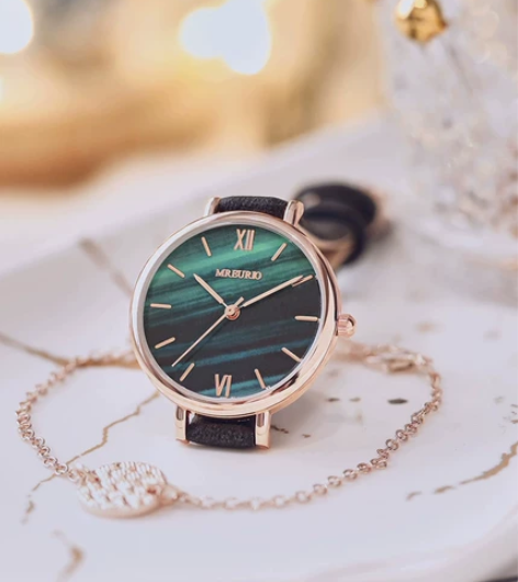 店铺倒闭了,清一批手表15.39元包邮甩卖...