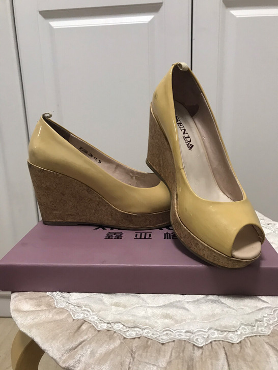 森达漆皮鱼嘴坡跟防水台鞋，小个美女的福音，...