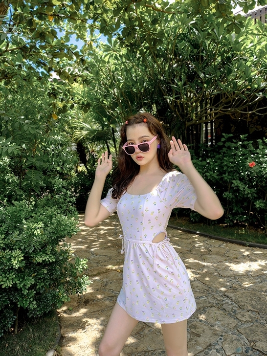 OM2021新款泳衣女夏连体保守裙式遮肚显...