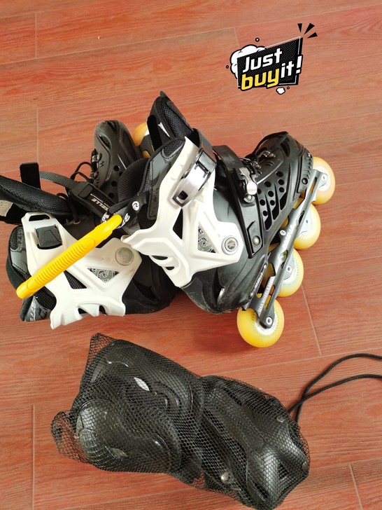 上体育课专项是轮滑，买来学习用的。鞋有轻微...