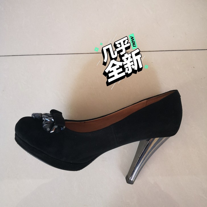 商场购的belle百丽女鞋春秋单鞋。几乎全...