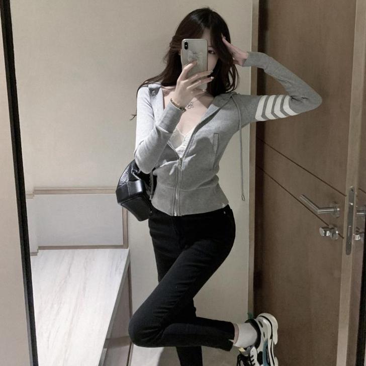 【年货价】2020年秋装卫衣拉链外套女潮i...