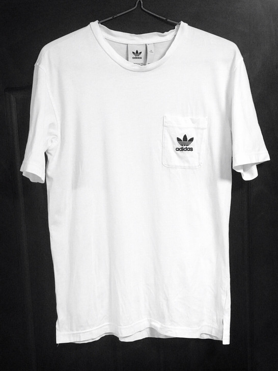 阿迪达斯三叶草T恤，闲置