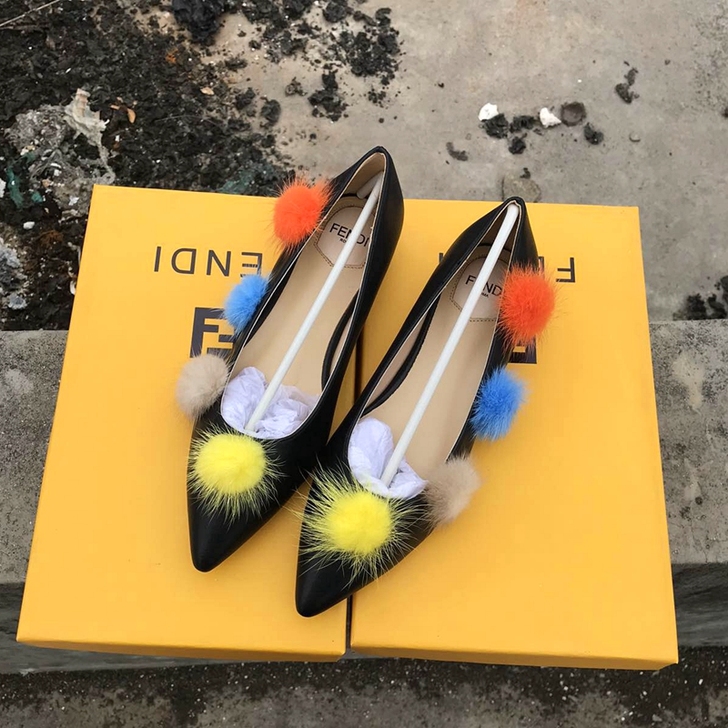 捡宝啦大牌同款平跟尖头单鞋秀气百搭浅口鞋时...