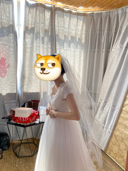 婚纱,xs,仅婚礼穿了一次,120转,邮费...