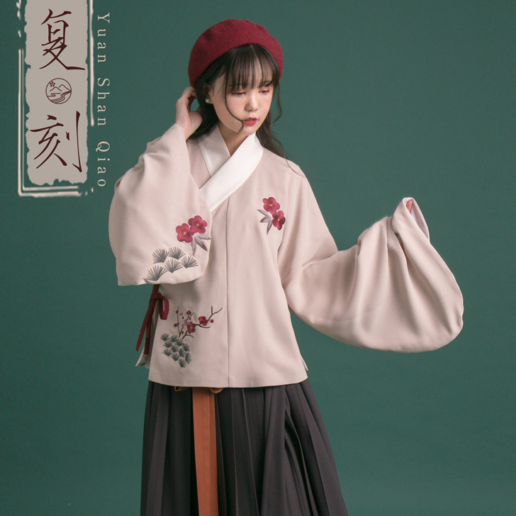 远山乔 民族装舞台装