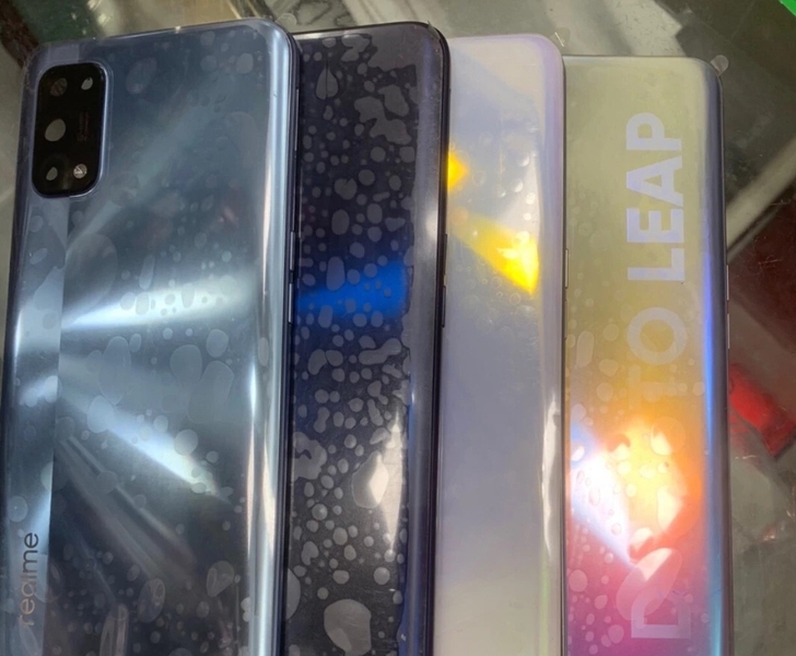 realme x7 q2pro 后盖 中...