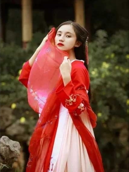 新款汉服女
