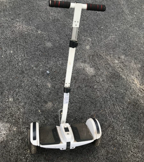 弟弟的滑板车，又不愿意滑了！前段时间滑冰鞋...