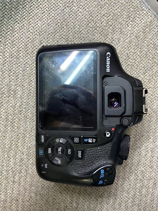 佳能1500D坏机，尸体充数用卖出不退。