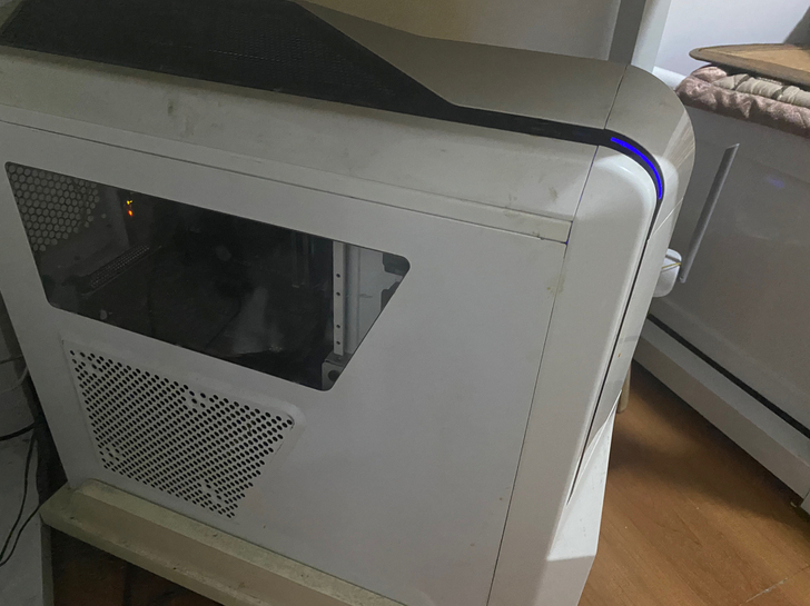 个人用的电脑主机 用了8年了 保养的非...