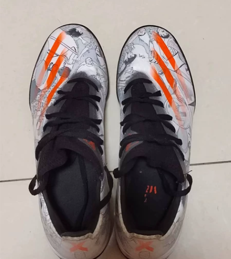 阿迪X足球小将联名碎钉 九成新!!!42码...