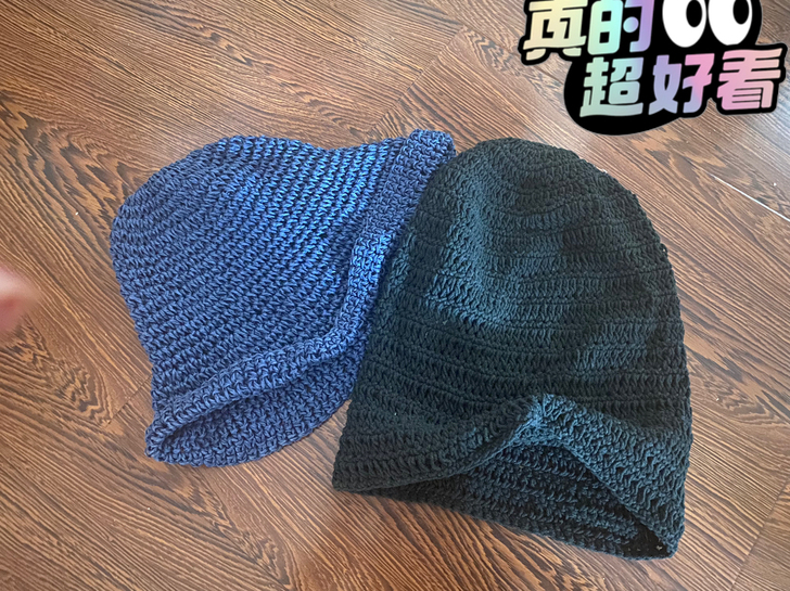 两顶时尚小帽子，质量超好，搭配棉麻裙子超好...