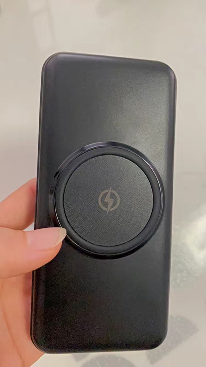 2000毫安无线充电宝全新包邮！ 电子城搬...