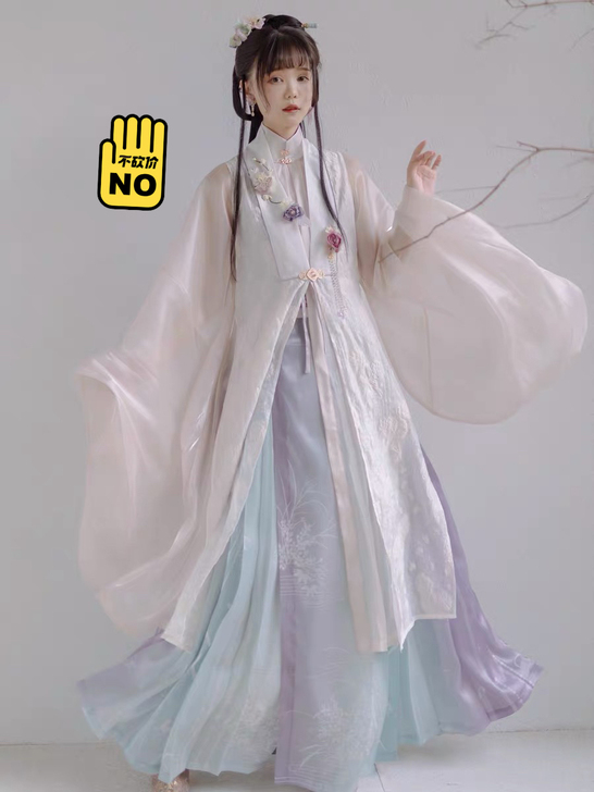 远山乔 长衫比甲 都是s码。穿一洗一。爽快...