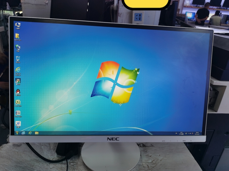 本店铺有四台VE2308XI，23寸无边框...