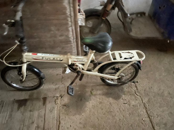 拆叠自行车，后轮跑气，