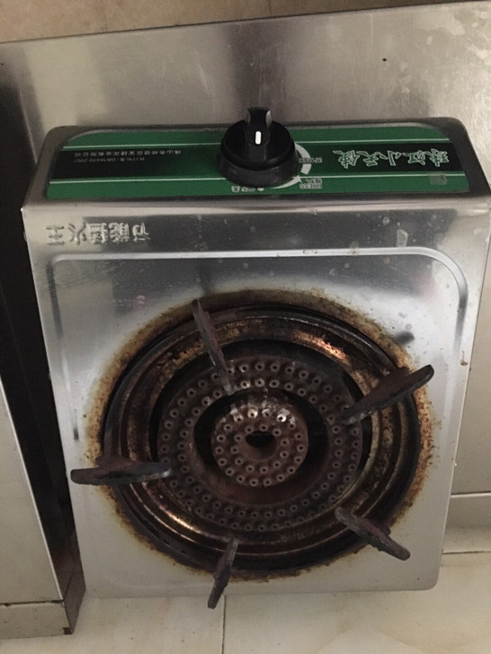 燃气炉！猛火王，实体店买的，看起来有点黑擦...