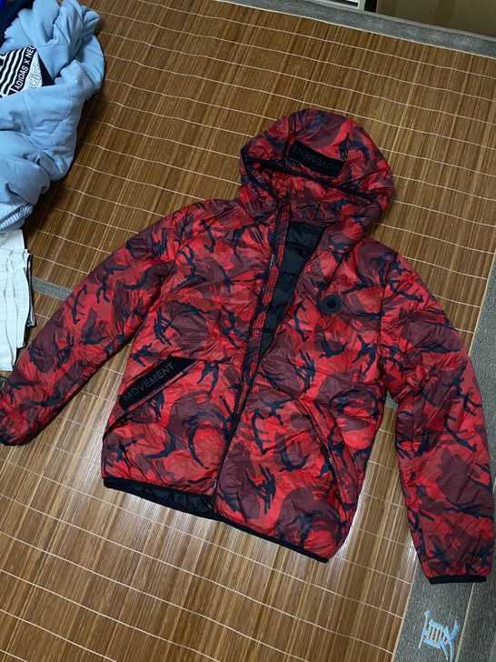 森马羽绒服M码，鸭绒充填。本人身高174c...