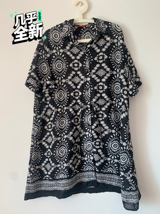 搬家处理闲置，七色麻黑白开衫，九成新。肩宽...