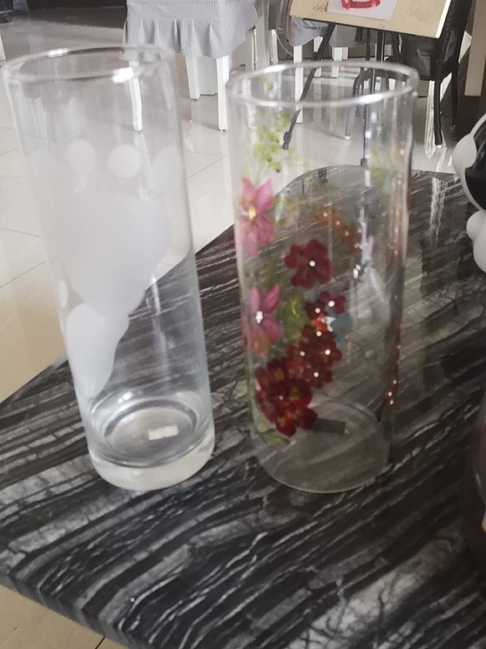 断舍离:两个闲置玻璃花瓶完好无损，尺寸如图...