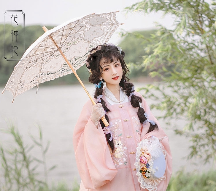 刺绣精美，仅试穿，退坑出