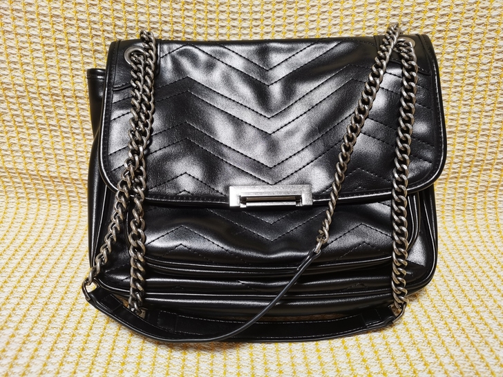 UR正品链条包 专柜购入 9成新 酷酷的实用