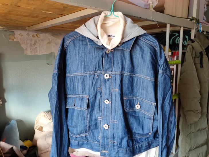 KAMA正品牛仔外套,299入,,,59出...