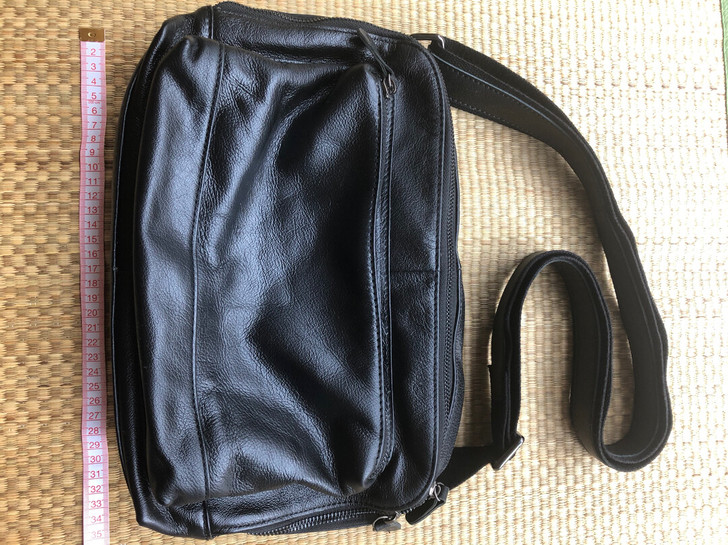 头层牛皮单肩包，只使用过一次，跟全新一样，...