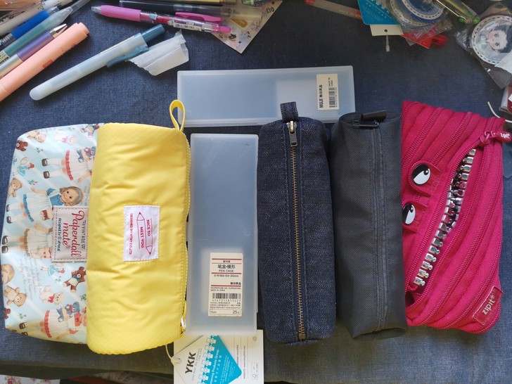 高考完出一波笔袋 非全新看清楚一个不包邮！...