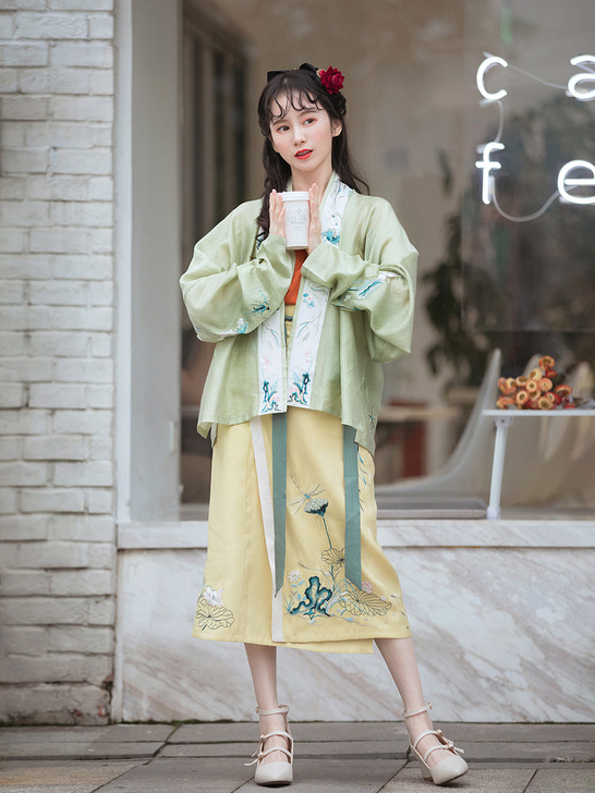 钟灵记 民族装舞台装