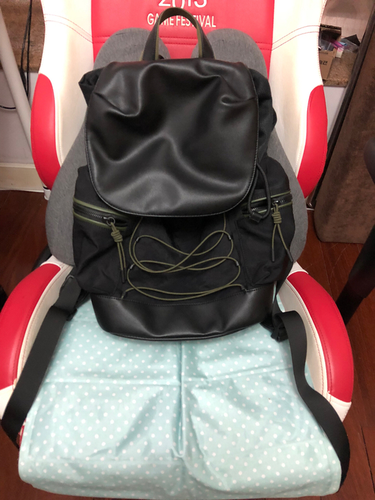 99新闲置URBAN REVIVO休闲双肩...