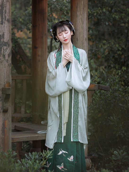 钟灵记遇蝶对襟长衫齐腰配宋抹吊带汉服褙子宋...