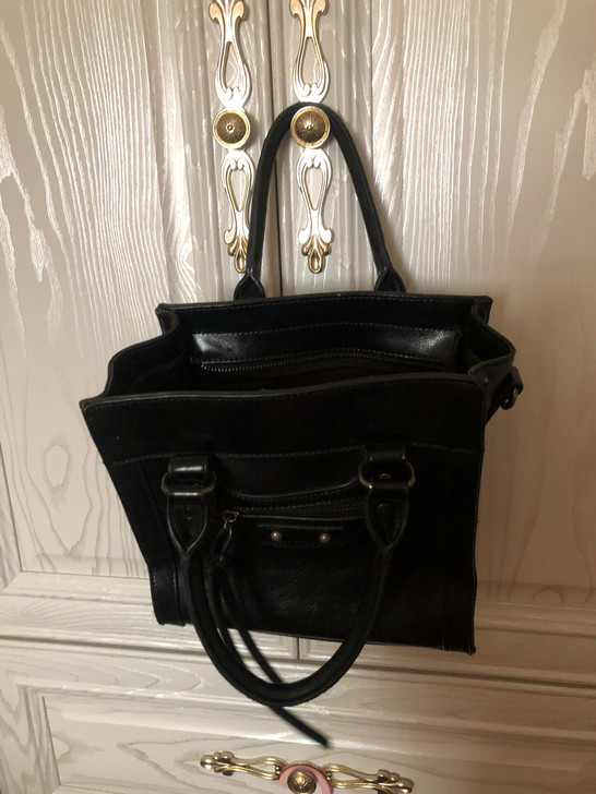 手提女包大容量,妈咪包,笑脸机车包,真皮。...